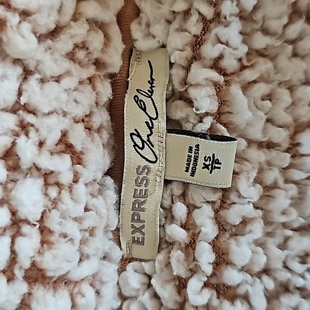 Express One Eleven Teddy Bear Tan Fuzzy Sherpa Sweater Sweatshirt Womens Size XS - Picture 11 of 12